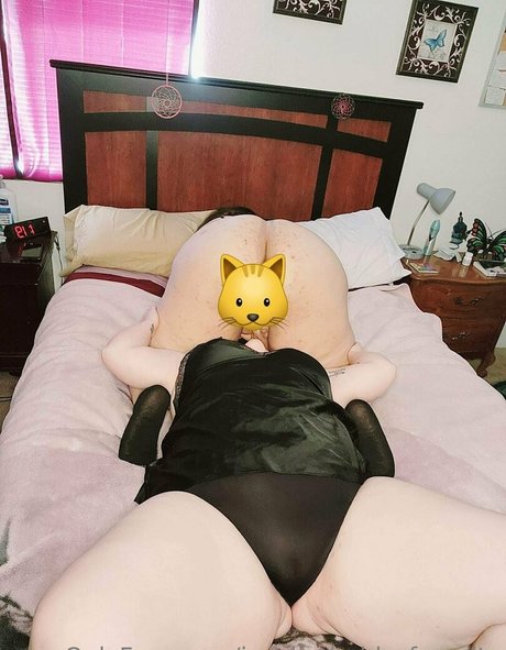 Naakte gelekte OnlyFans-foto van Icanbedaddysfavorite
