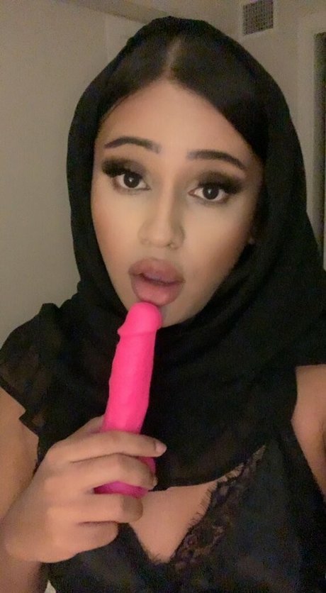 Обнаженная фотография утечки OnlyFans от Noisynadiaa