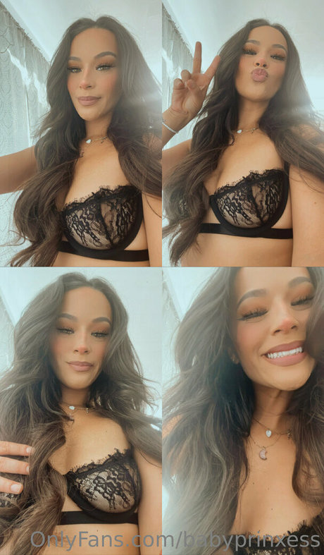 Naken läckt OnlyFans-bild av Babyprinxess