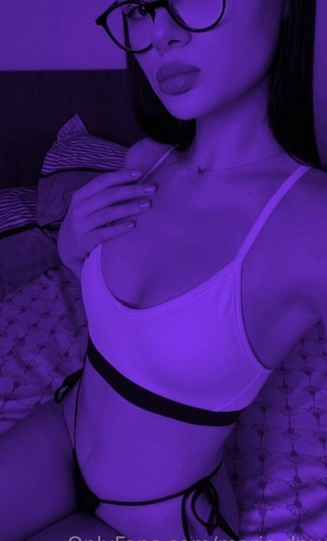 Naakte gelekte OnlyFans-foto van Mariedny