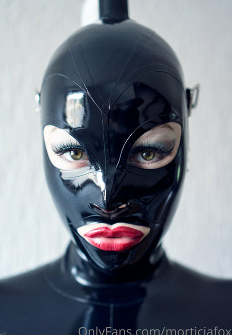 Morticiafox