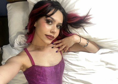 Nahá fotka uniklých OnlyFans od Mikaila Delgado
