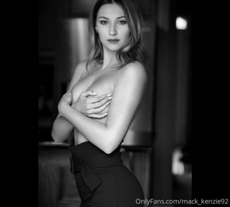 Обнаженная фотография утечки OnlyFans от Mackenzie Lubeck