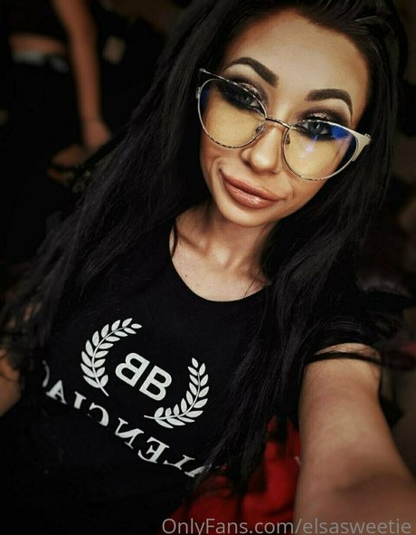 Обнаженная фотография утечки OnlyFans от Elsasweetie