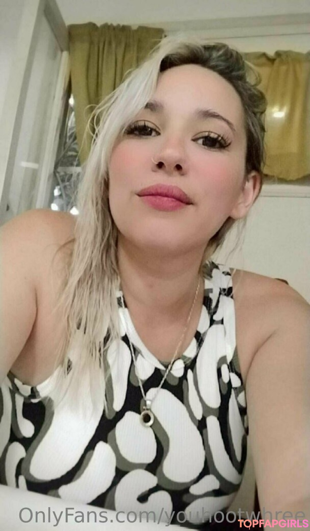 Foto nua vazada do OnlyFans de Youhootwhree #20