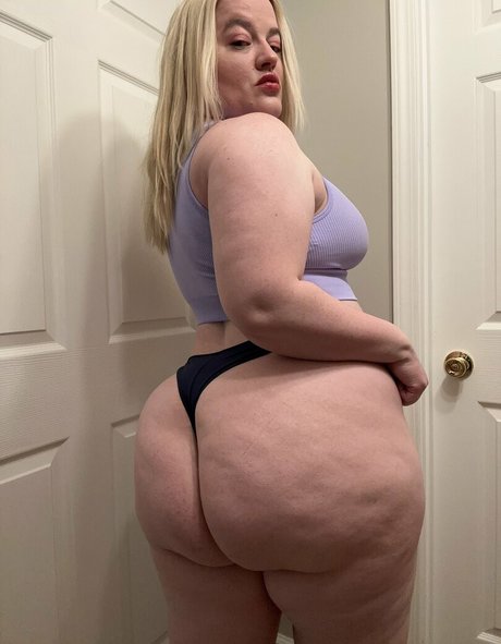 Alaston vuotanut OnlyFans-kuva Lularanae