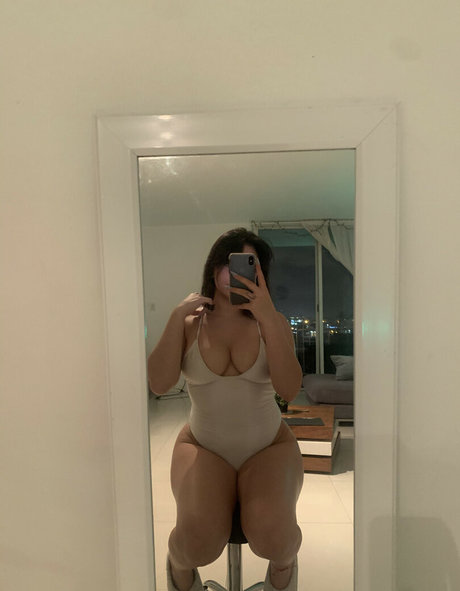 Naken läckt OnlyFans-bild av Kamisama