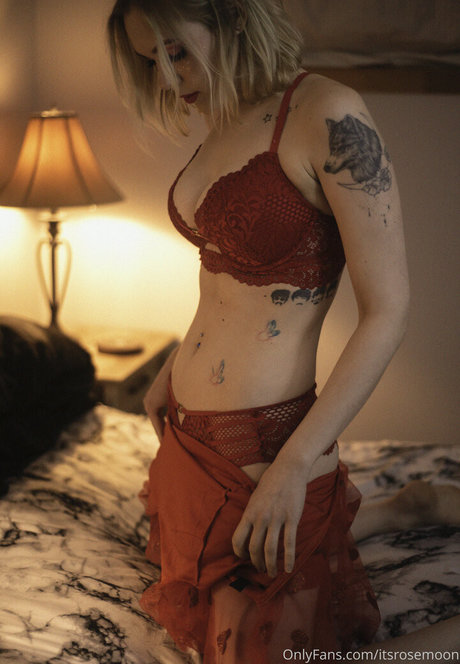 Foto nua vazada do OnlyFans de Itsrosemoon