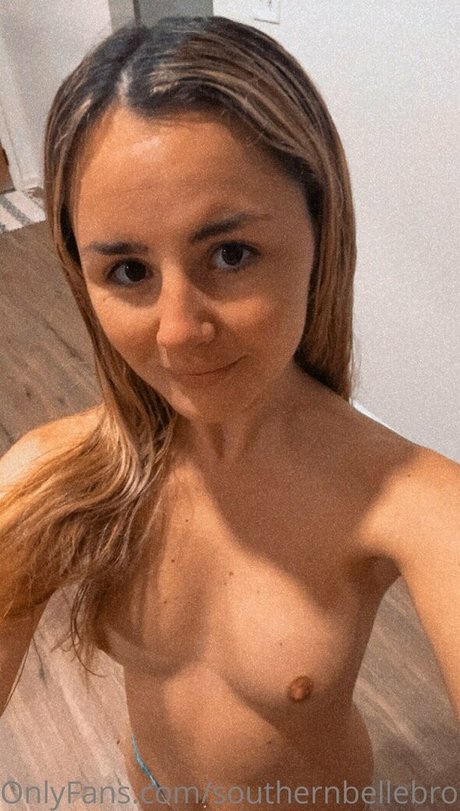 Nacktes geleaktes OnlyFans-Foto von Southern Belle Brook