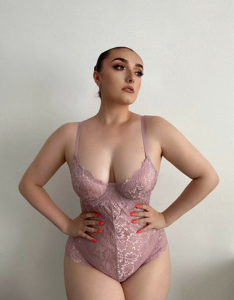 Naken läckt OnlyFans-bild av Sammie Warren