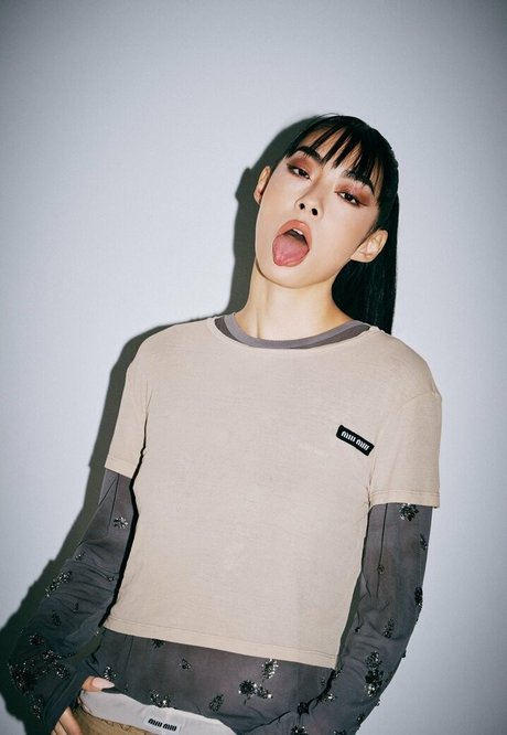 Naken läckt OnlyFans-bild av Rina Sawayama