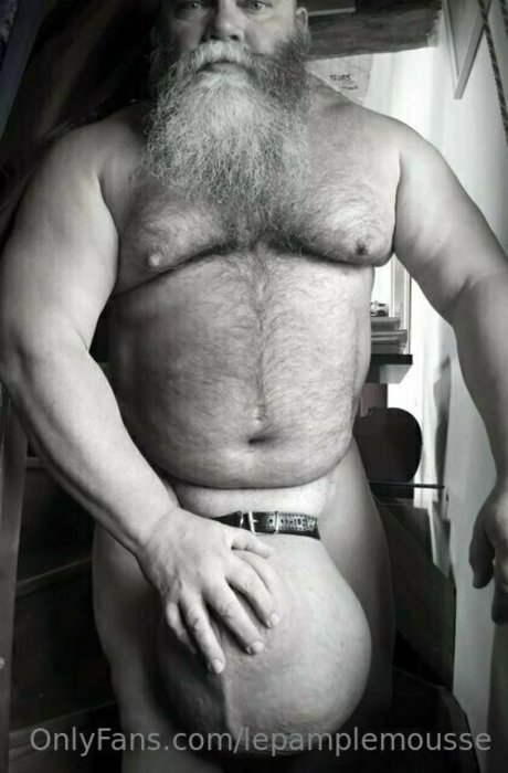 Naken lekkede OnlyFans-bilde av Lepamplemousse