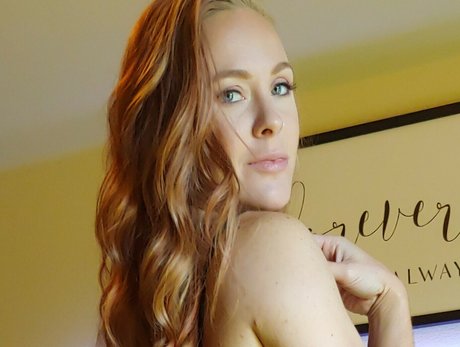 Nøgent lækket OnlyFans-billede af Lovelynikki08
