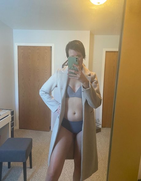 Naakte gelekte OnlyFans-foto van Mrsveronica