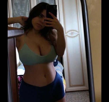 Naken läckt OnlyFans-bild av Alessia Ancler