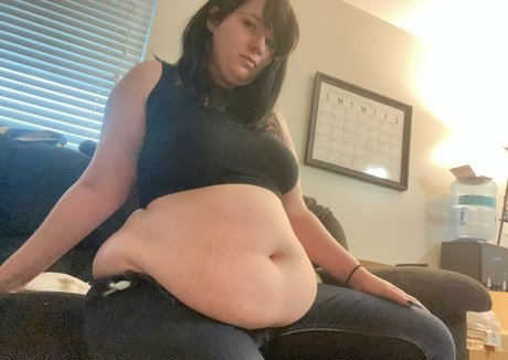 Nahá fotka uniklých OnlyFans od Flow3rkitt3n1