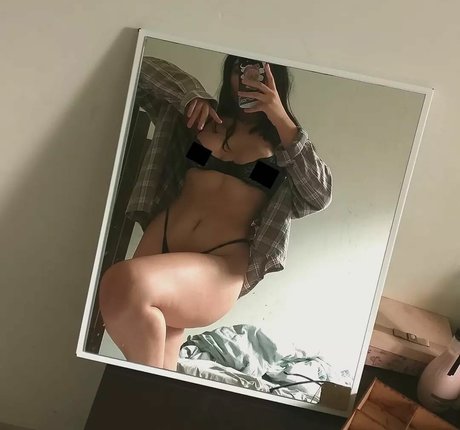 Alaston vuotanut OnlyFans-kuva Franciellyklin