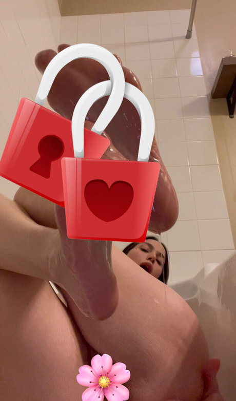 Naken läckt OnlyFans-bild av Doseofdesiree