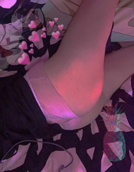 Naken lekkede OnlyFans-bilde av Lorinefairy
