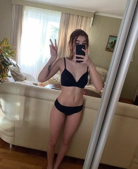 Nacktes geleaktes OnlyFans-Foto von Lorinefairy