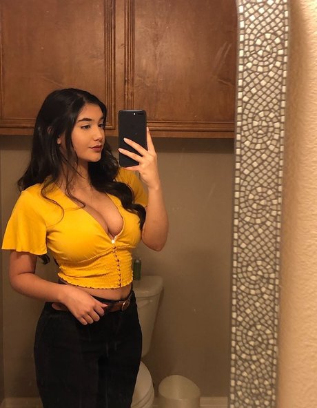 Chloe Medina
