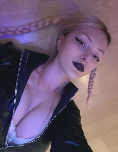 Nahá fotka uniklých OnlyFans od Nikachityan