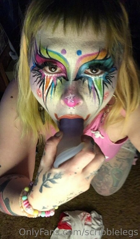 Nahá fotka uniklých OnlyFans od Scribblelegs