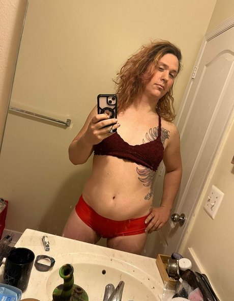 Naakte gelekte OnlyFans-foto van Esprittv