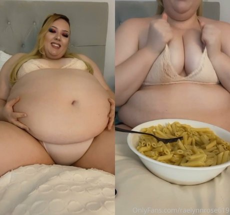 Naken läckt OnlyFans-bild av Raelynnrose619