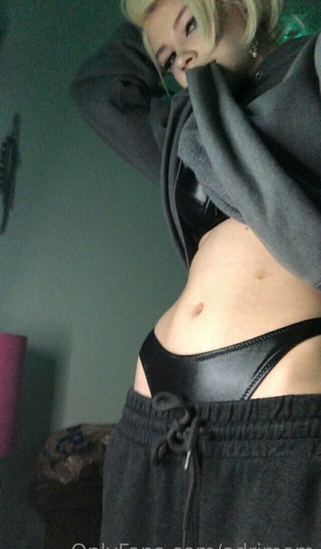 Alasti lekkinud OnlyFans-i pilt Adrimom