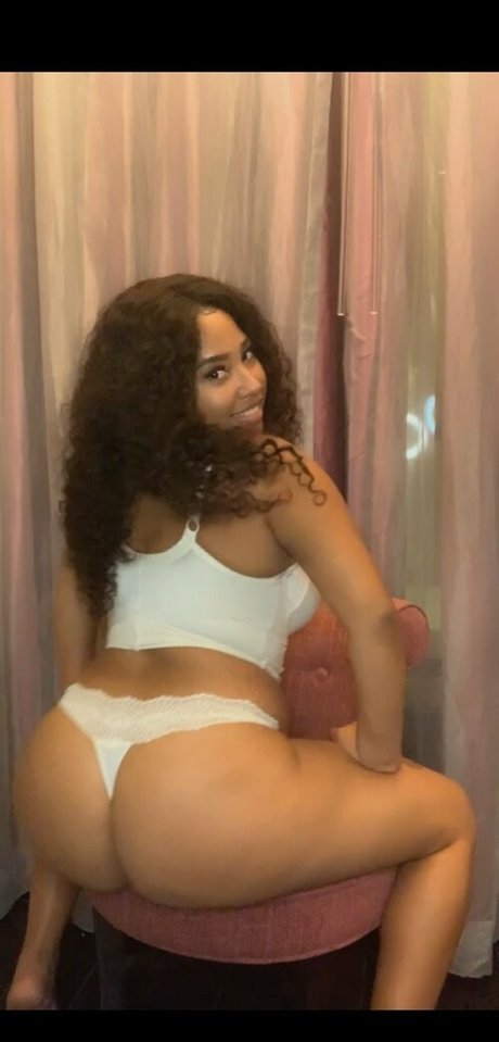 Naakte gelekte OnlyFans-foto van Prettymilly