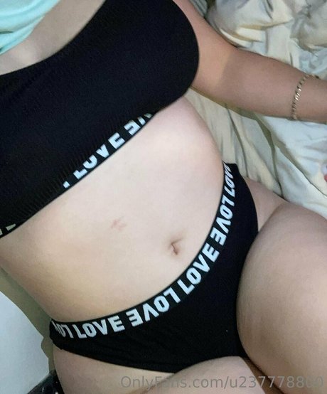 Naken läckt OnlyFans-bild av Dylinnis