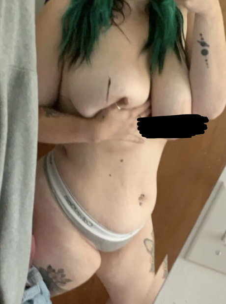 Nøgent lækket OnlyFans-billede af Hazeybliss