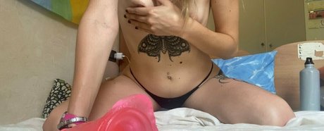 Nøgent lækket OnlyFans-billede af Naamahof