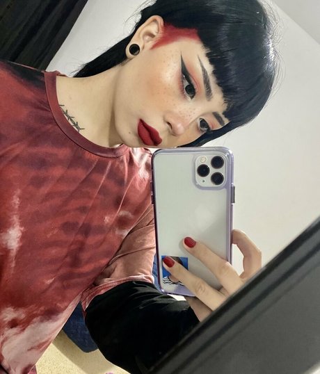 Naken läckt OnlyFans-bild av Bdsmroxymistress